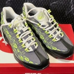 Nike Kids Sneakers Gray, Black & Neon Green